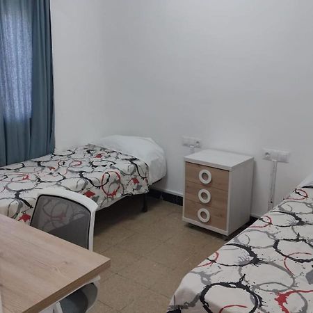 Hostal Ideal Gavà Extérieur photo