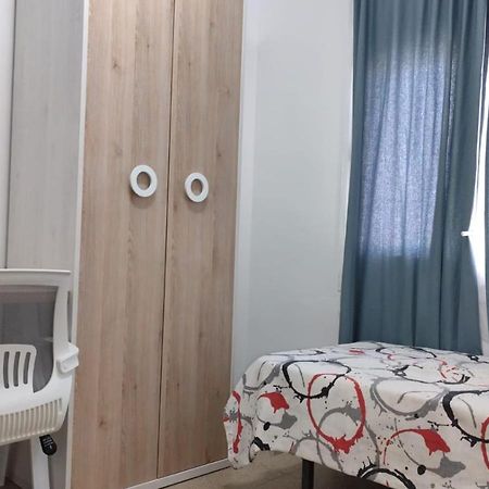 Hostal Ideal Gavà Extérieur photo